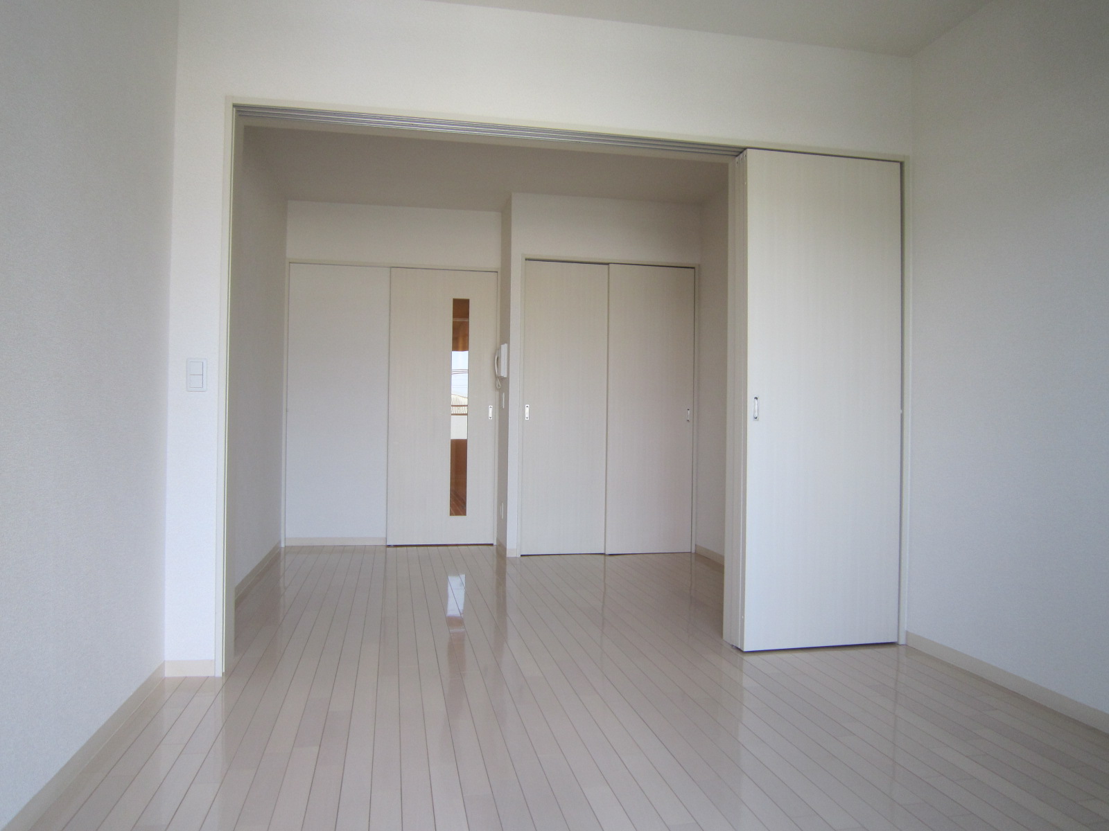 居室・リビング　ダイニング＆洋室