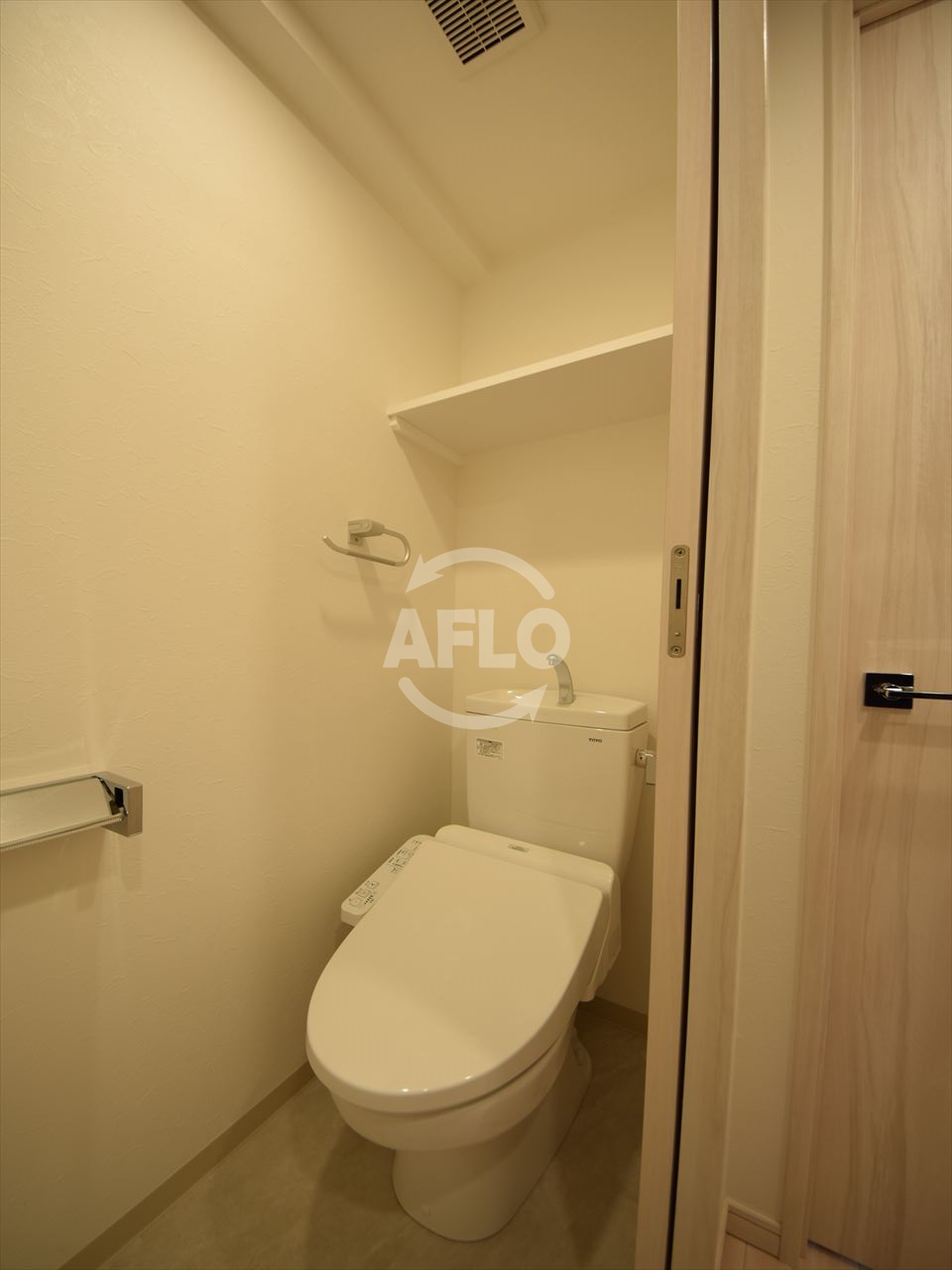 トイレ　スプランディッド安土町　温水洗浄便座