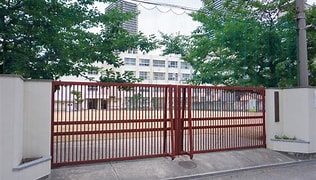 中学校　大阪市立下福島中学校（中学校）まで534m