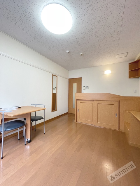 その他部屋・スペース　折りたたみができるテーブルは使い勝手良いです。