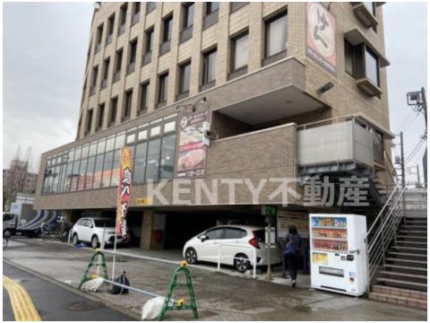 飲食店　ステーキハンバーグ&サラダバー けん 蒲田店（飲食店）まで368m