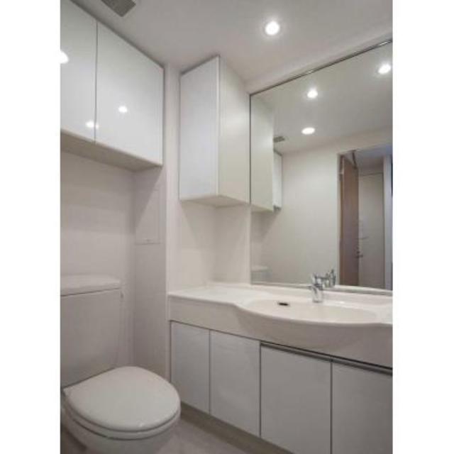 トイレ　※写真は同タイプ住戸です。