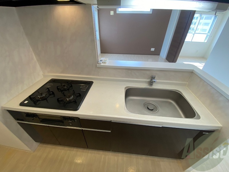 キッチン　こちらはキッチン。調理スペースもあり使いやすそうです。