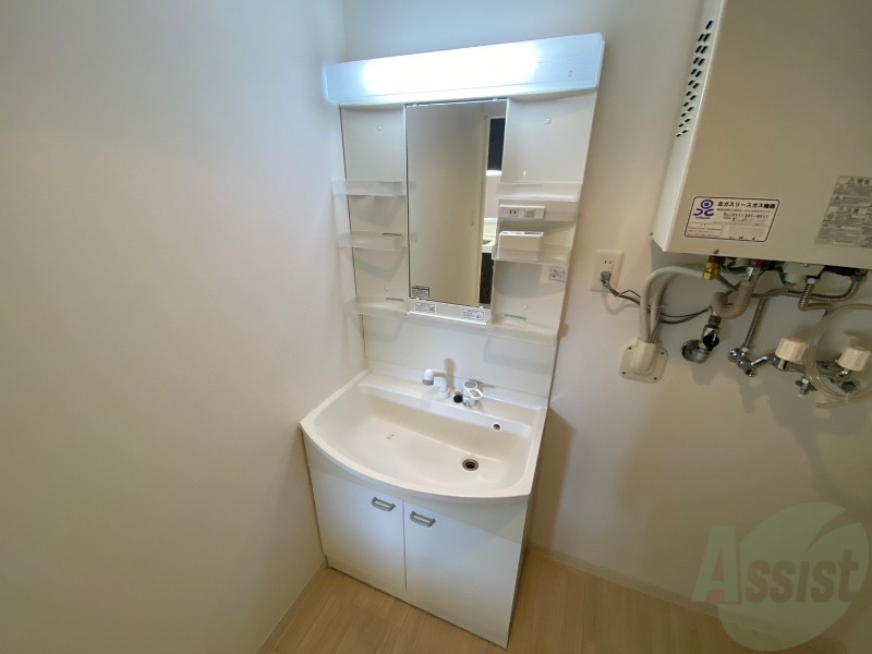 洗面設備　洗面台は独立していて使いやすそうですね。