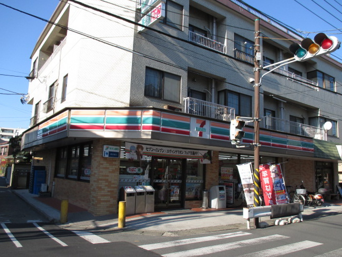 コンビニ　セブンイレブン（コンビニ）まで340m