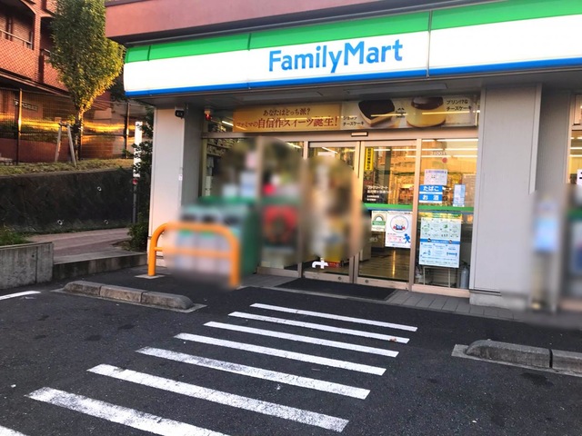 コンビニ　ファミリーマート品川桐ヶ谷通り店（コンビニ）まで316m