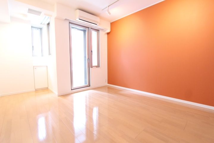 居室・リビング　２面採光明るいお部屋♪