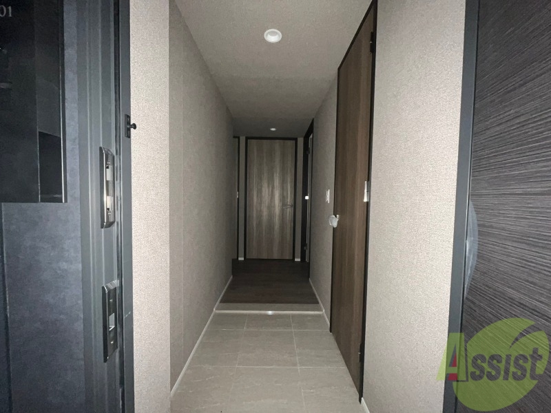 玄関　玄関です。ご覧の通り広々としていますね。