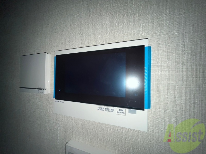 セキュリティ　モニタ付インターホンです。セキュリティ面も安心ですね！