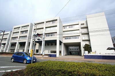 高校・高専　科学技術高校（高校・高専）まで586m