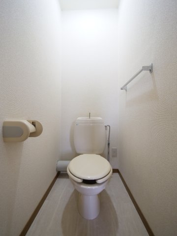 トイレ　※写真は別の部屋のものです。