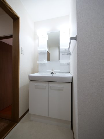 洗面設備　※写真は別の部屋のものです。