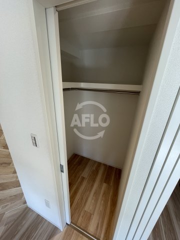 収納　セレニテ福島プリエ　ウォークインクローゼット