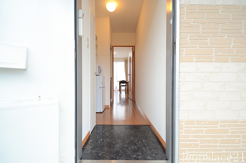 玄関　※写真と現状が異なる場合は現状を優先