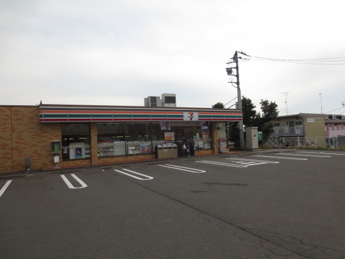 コンビニ　セブンイレブン 秦野鶴巻南2丁目店（コンビニ）まで411m