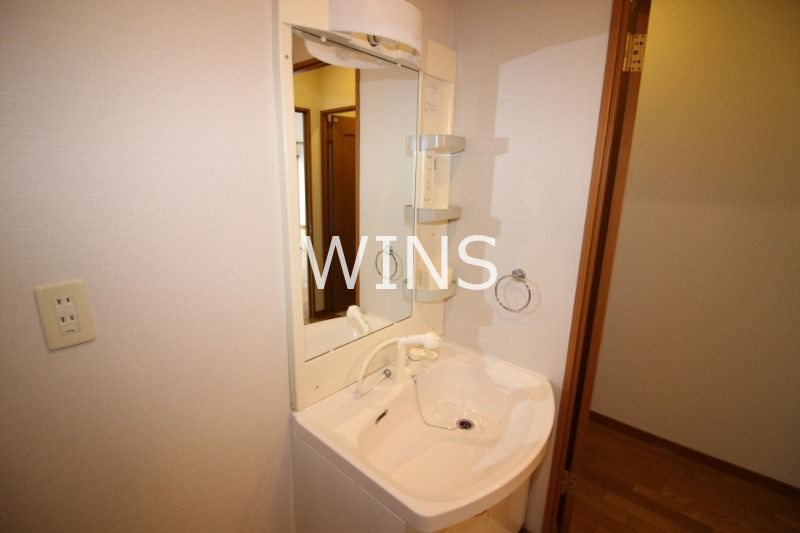 洗面設備　別部屋参考写真です