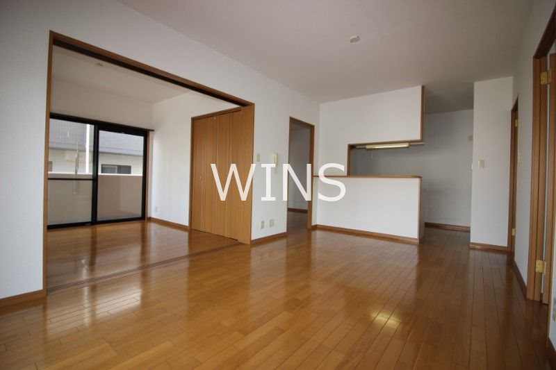 居室・リビング　別部屋参考写真です