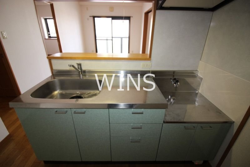 キッチン　別部屋参考写真です