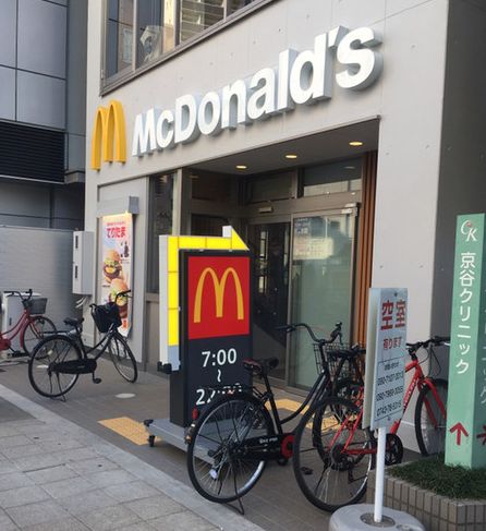飲食店　マクドナルド 靱本町店（飲食店）まで351m