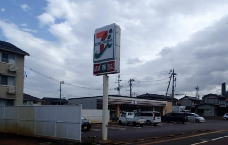 コンビニ　セブンイレブン長岡駅東口通り店（コンビニ）まで190m