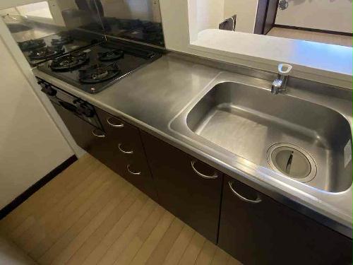 キッチン　設備・仕様は号室により異なる為、現況を優先致します。