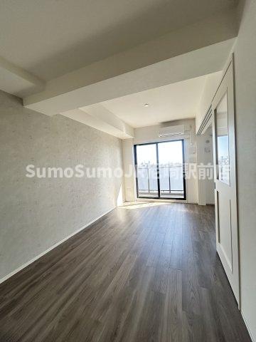 その他部屋・スペース　開放的な寝室です