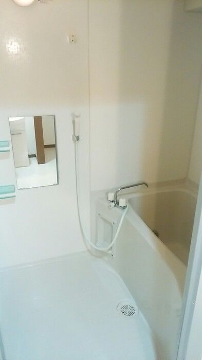 バス・シャワールーム　追い焚き機能付きバス