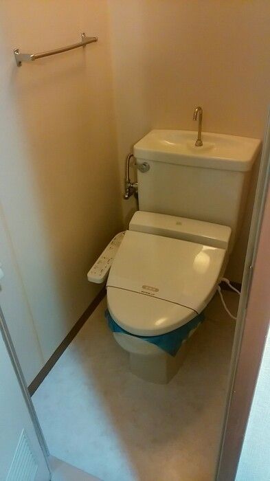 トイレ　洗浄機能付きトイレ