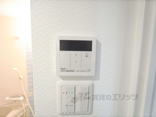 その他設備　給湯器リモコン