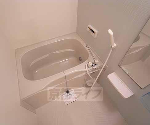 バス・シャワールーム　追炊き機能＆浴室乾燥機付のお風呂です。