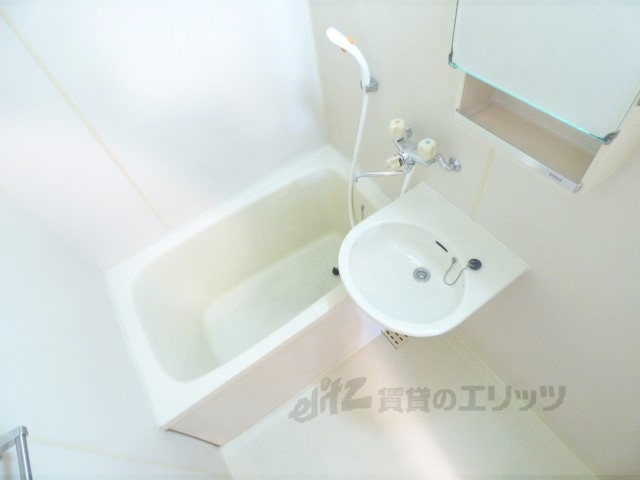 バス・シャワールーム　バス