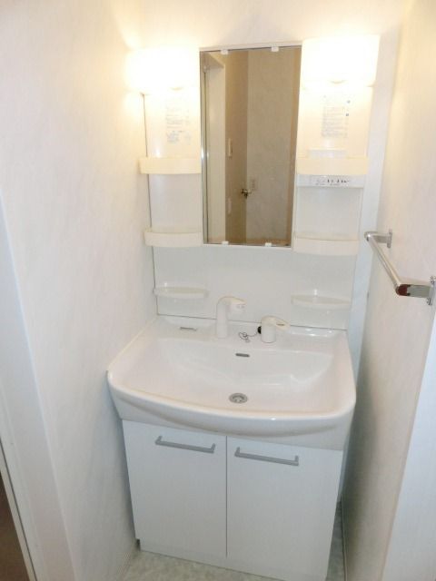 洗面設備　忙しい朝には欠かせませんね。