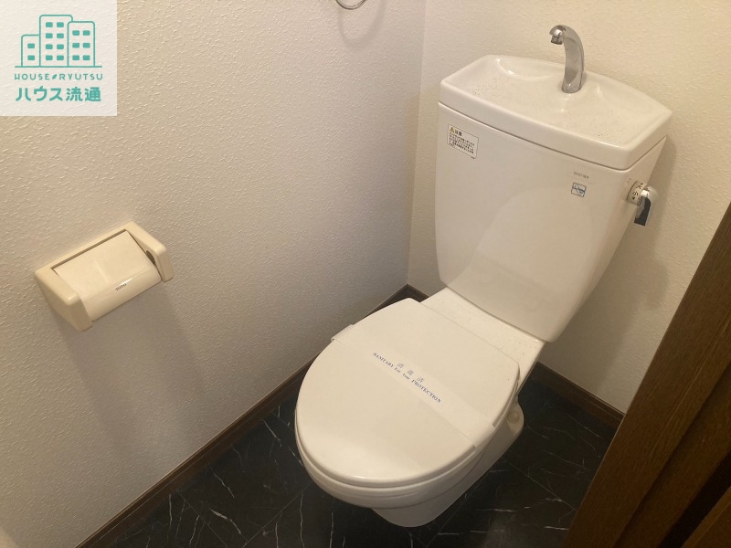 トイレ　※別号室の写真です