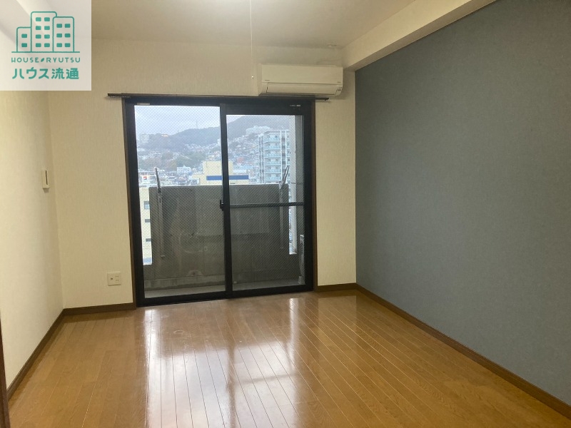 居室・リビング　※別号室の写真です