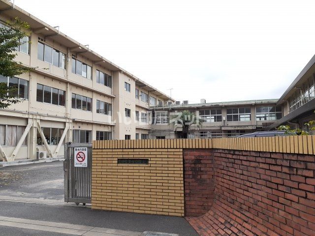 小学校　福山市立西小学校（小学校）まで591m