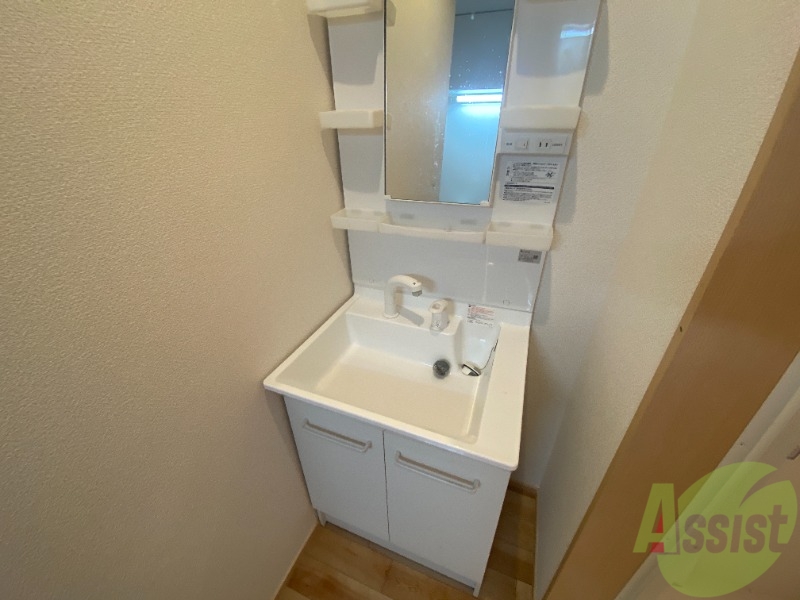 洗面設備　洗面台は独立しています。朝の身支度はこちらでどうぞ～