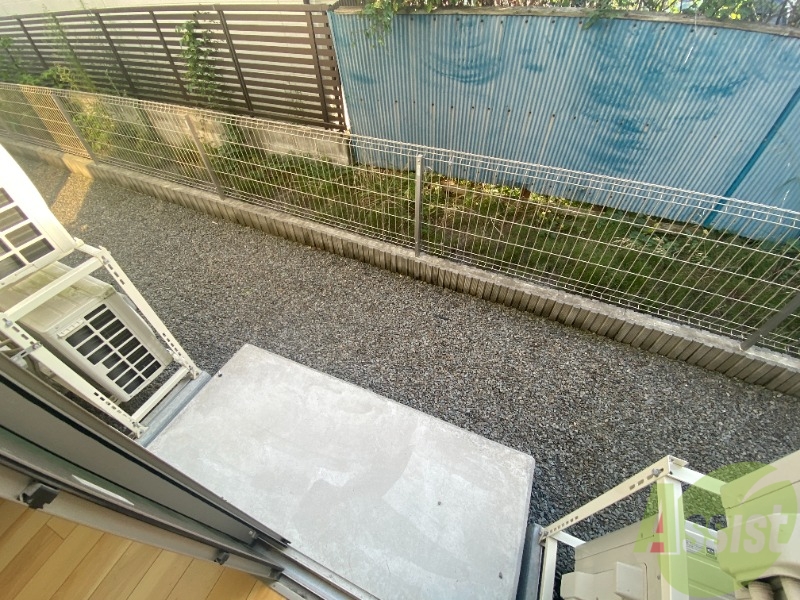 バルコニー　バルコニーがあるので洗濯物は外に干せそうですね～