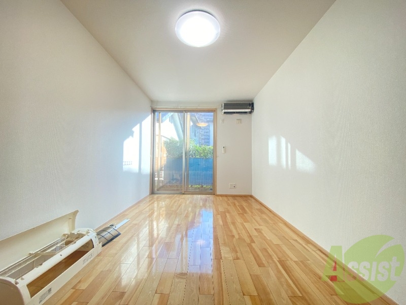 居室・リビング　８．２５帖のリビングです。広々としていますね。