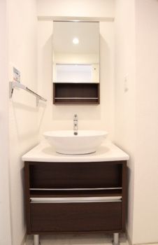 洗面設備　☆嬉しい独立洗面台☆ ※表層リニューアル前の室内写真です