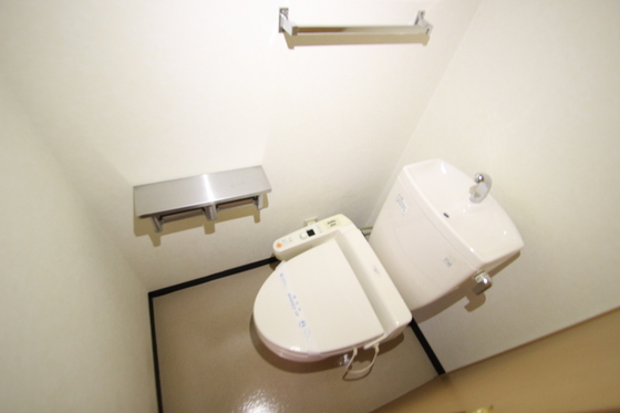 トイレ　温水洗浄暖房便座