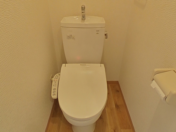 トイレ　※掲載写真は同マンション別部屋参考写真となります。