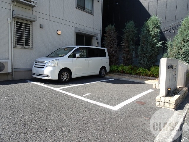 駐車場　敷地内駐車場