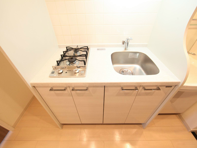 キッチン　システムキッチン（ガス2口）冷蔵庫・レンジ等ご用意できます
