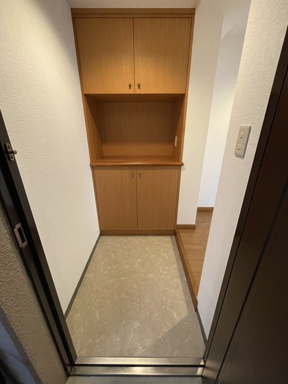 玄関　※別号室の写真でございます。