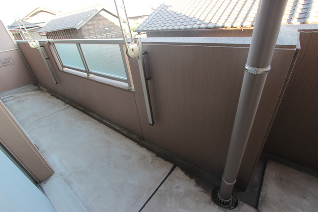 バルコニー　暖かな日差しのふりそそぐバルコニー