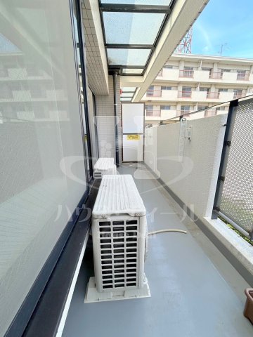 バルコニー　陽当たり良好なバルコニーです