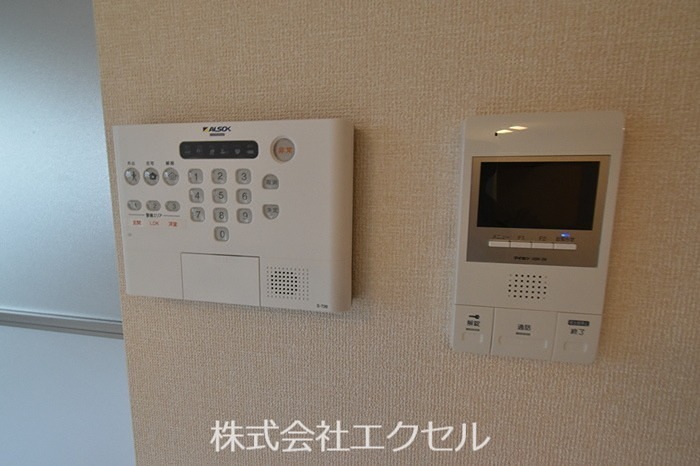 セキュリティ　TVモニター付きインターホンです。