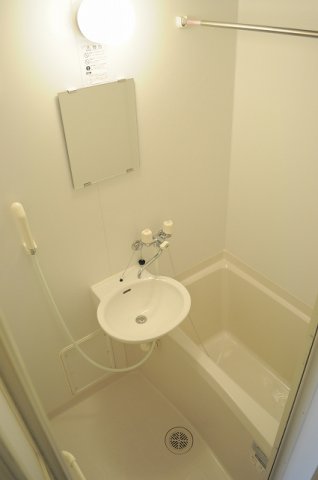 洗面設備　同じタイプのお部屋の写真です。