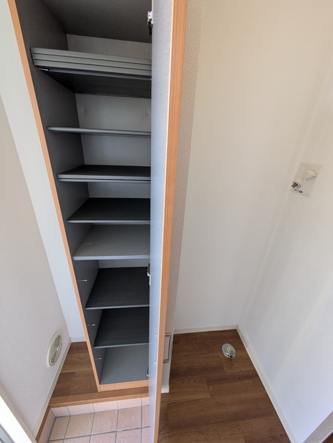 玄関　靴箱あり