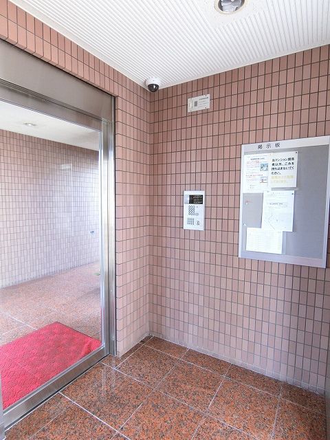エントランス　【エントランスホール】オートロック完備で防犯面も◎！